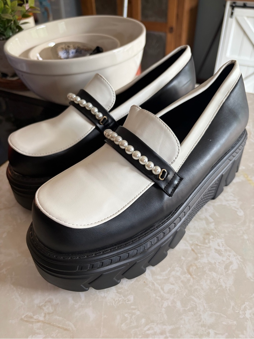 Koi Footwear Ayoko Pearl Stomper Loafers Black White Platform Shoes Womens EU 40 - Picture 2 of 8